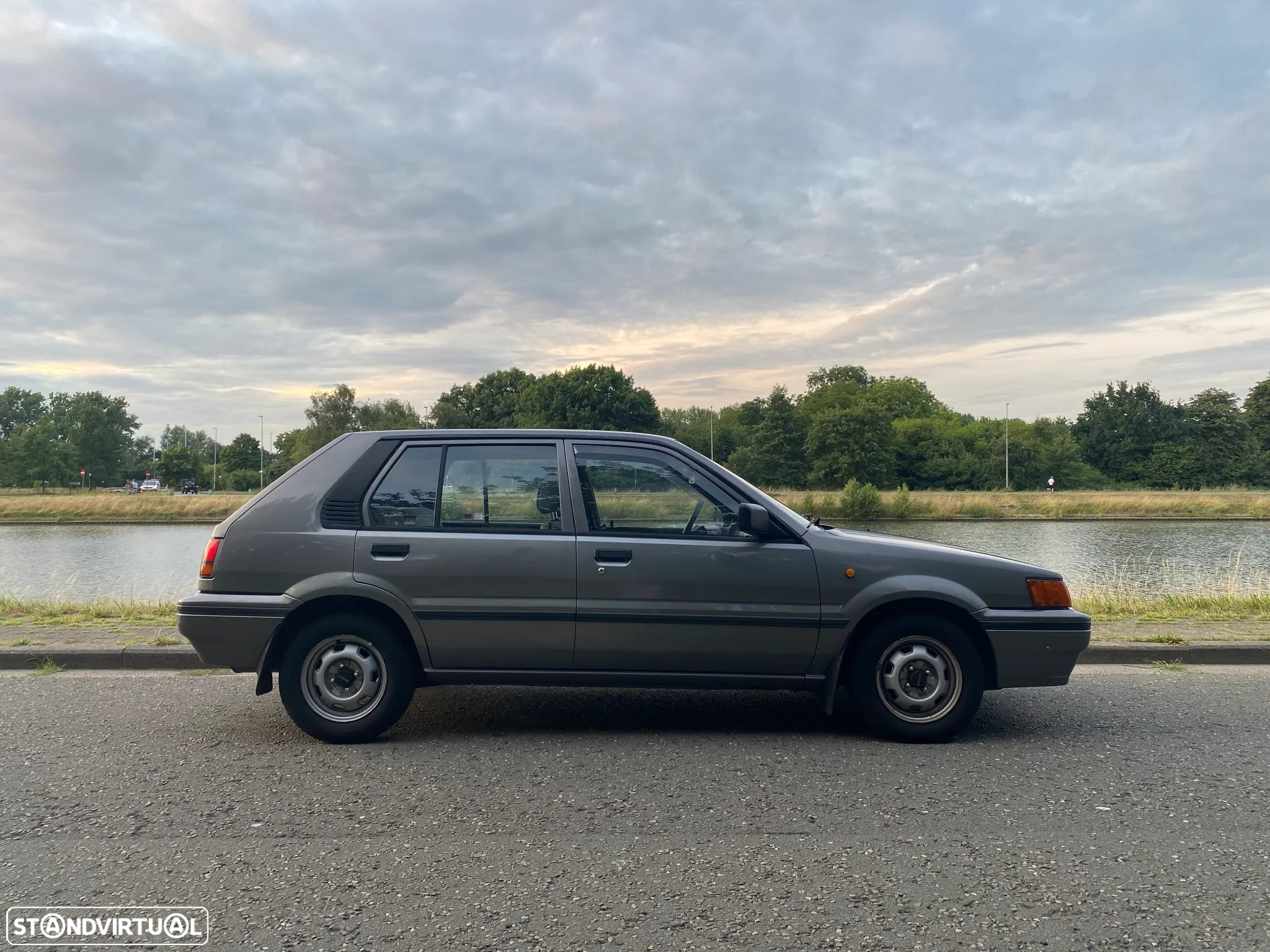 Nissan Sunny Hatchback 1.4 SLX - 4