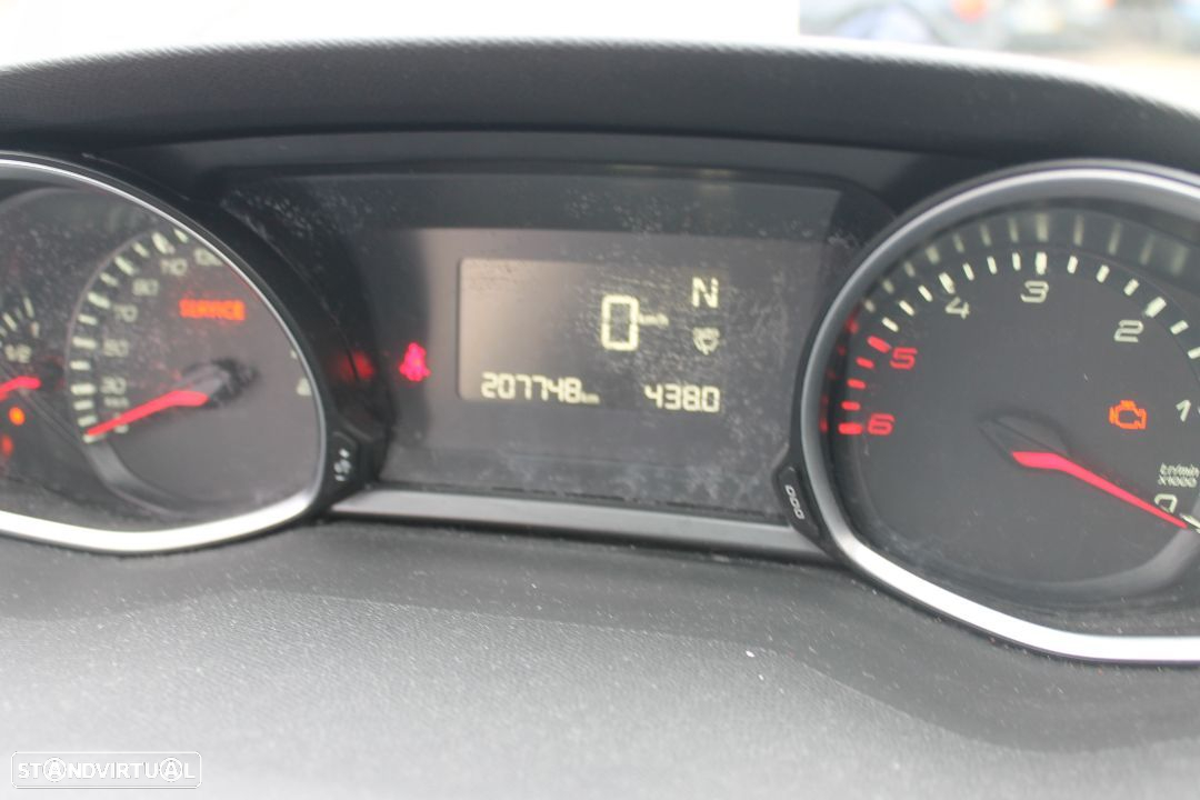 Peugeot 308 de 2015 - 11