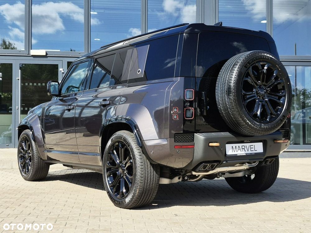 Land Rover Defender 110 P635 OCTA - 11