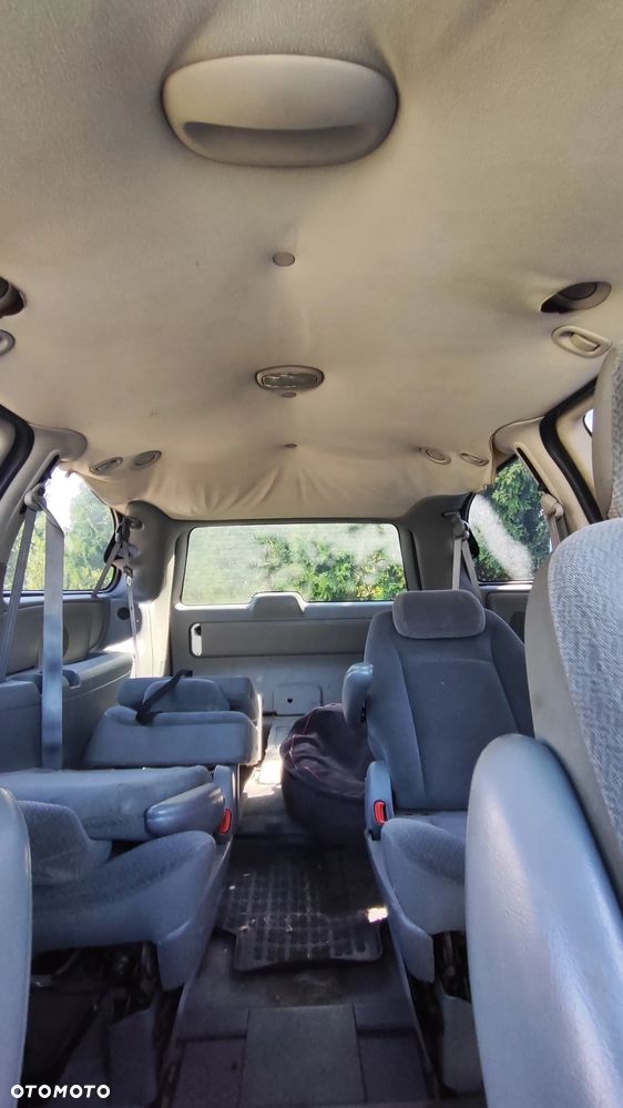 Chrysler Town & Country - 8