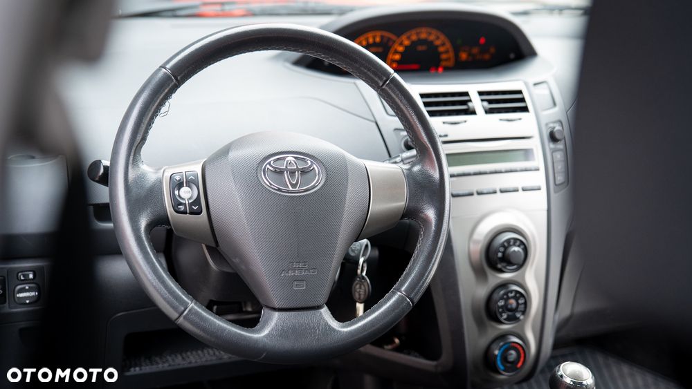 Toyota Yaris - 17