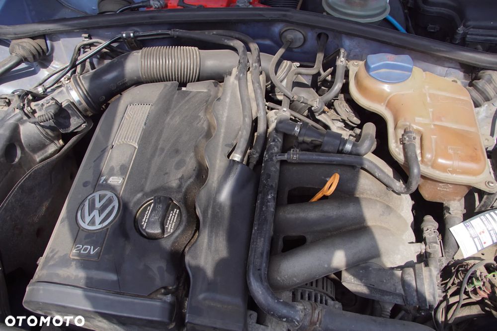 Auto na części - Volkswagen Passat B5 1.8 20V 125 KM ADR DHZ LL5Y 1997R Silnik Skrzynia Drzwi Maska Błotnik Zderzak Klapa Lampa Lusterko Klamka Szyba Deska Kokpit Sterownik Moduł Czujnik Licznik Panel Kierownica - 18