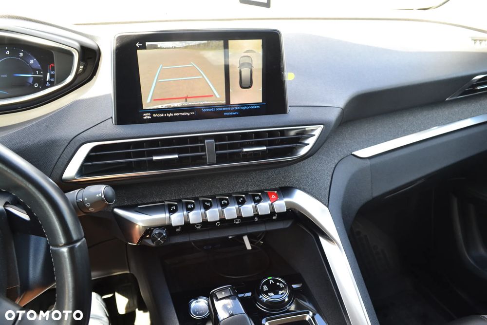 Peugeot 3008 1.2 PureTech GPF Allure S&S EAT8 - 26