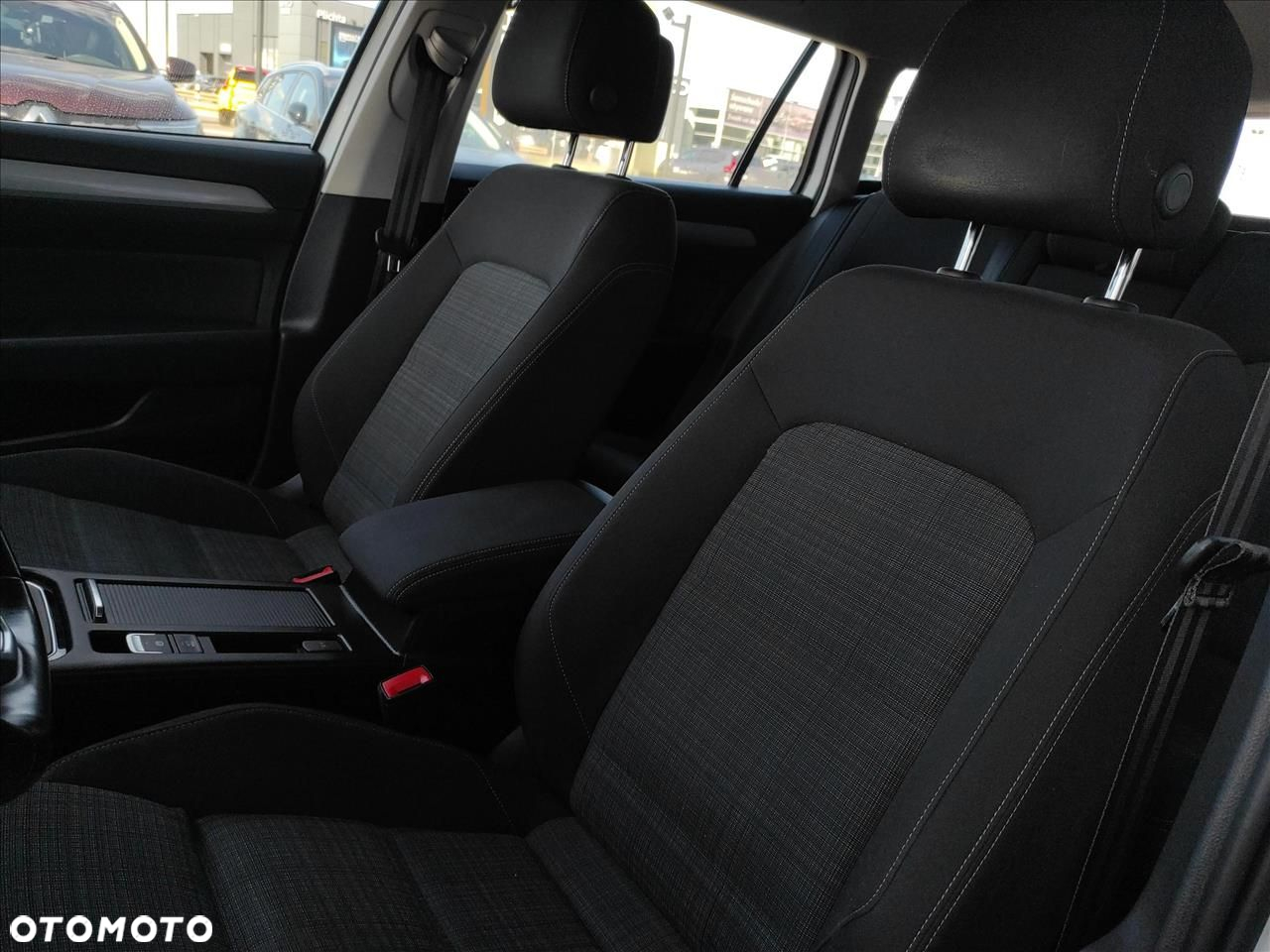 Volkswagen Passat - 16