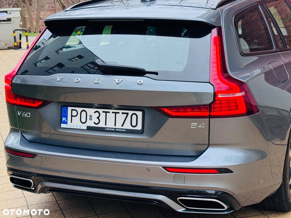 Volvo V60 D4 AWD R-Design - 12