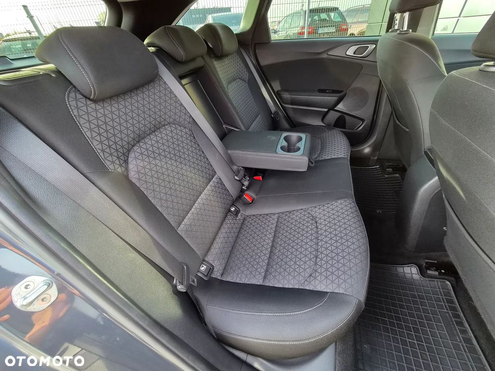 Kia Ceed 1.4 T-GDI L Business Line - 33