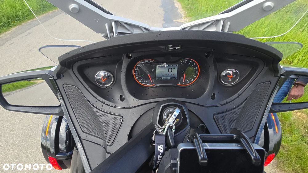 Can-Am Spyder - 26