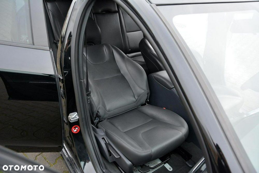 Volvo V60 D4 Geartronic Momentum Pro - 23