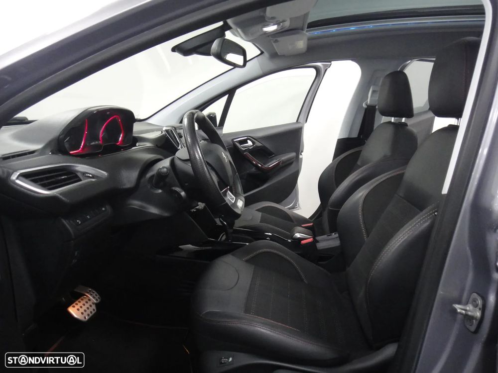 Peugeot 2008 1.2 PureTech GT Line EAT6 - 10