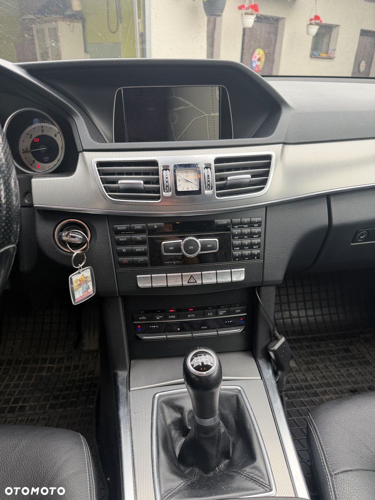 Mercedes-Benz Klasa E 200 CDI Avantgarde - 16