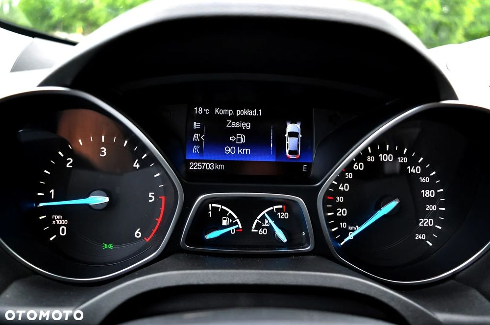 Ford Kuga 2.0 TDCi FWD Titanium - 36