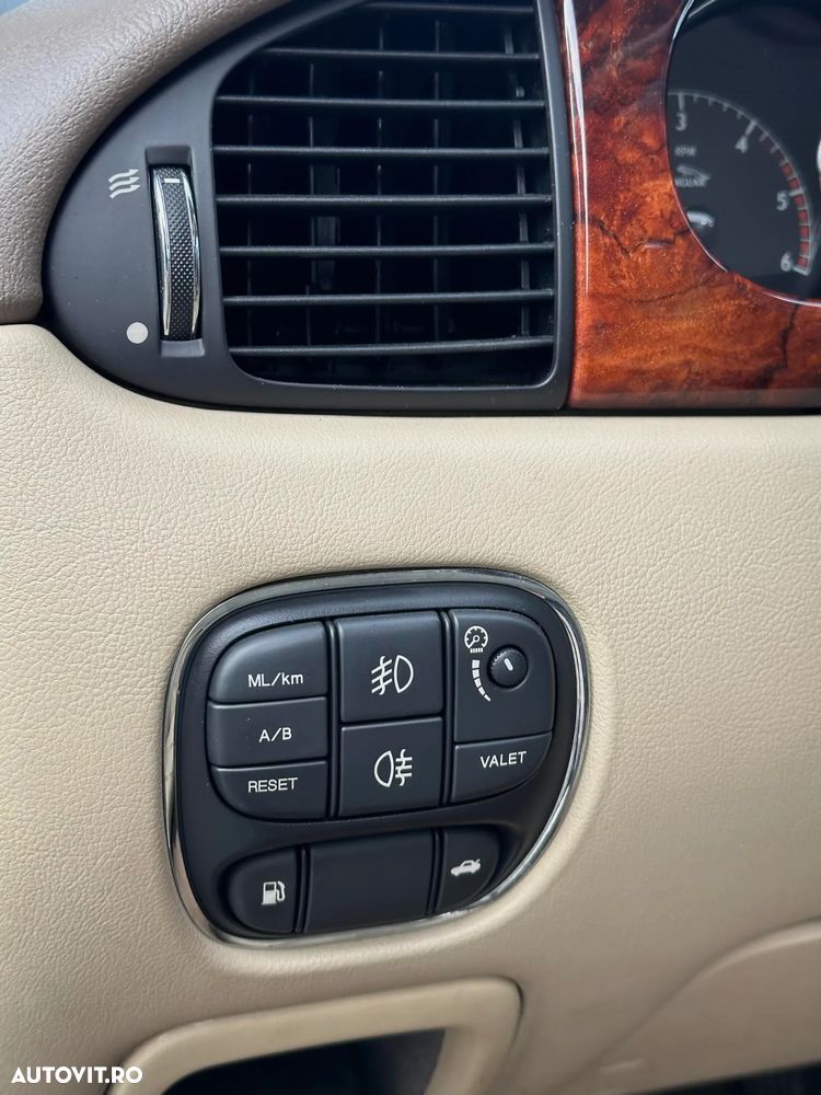 Jaguar XJ XJ6 2.7 Twin Turbo (LWB) Sovereign - 25