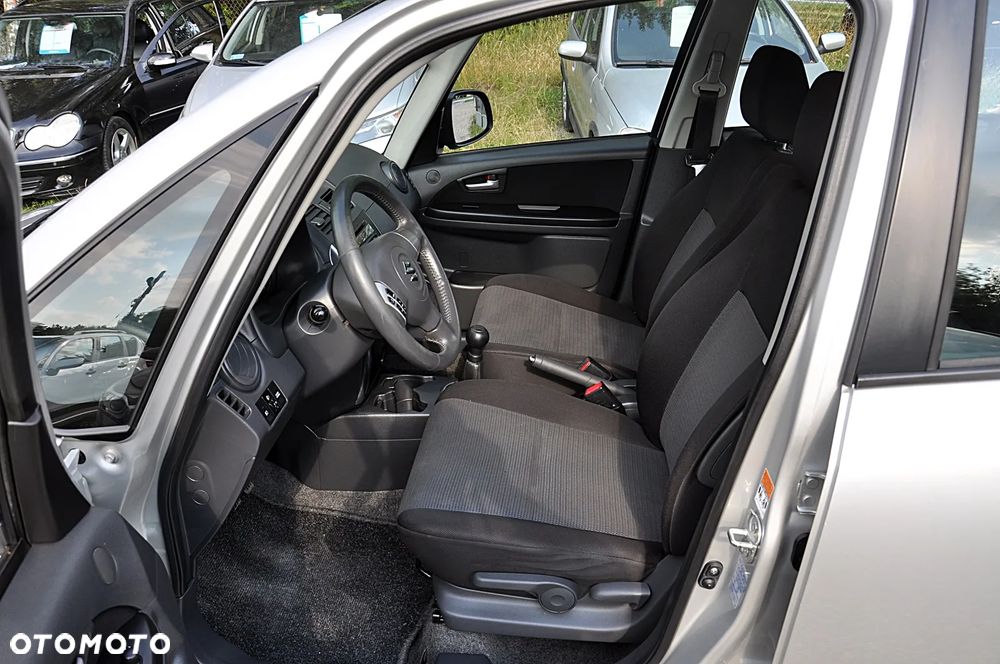 Suzuki SX4 1.6 GS/Premium - 16