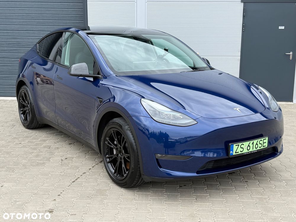 Tesla Model Y - 3