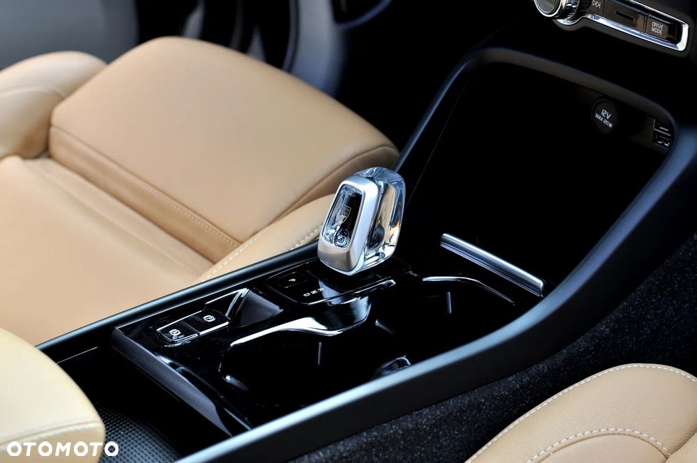 Volvo XC 40 T4 Recharge DKG Inscription - 17