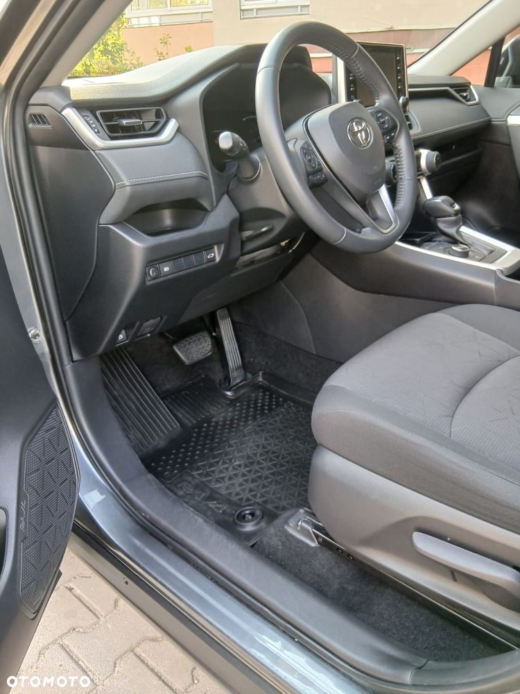 Toyota RAV4 - 7