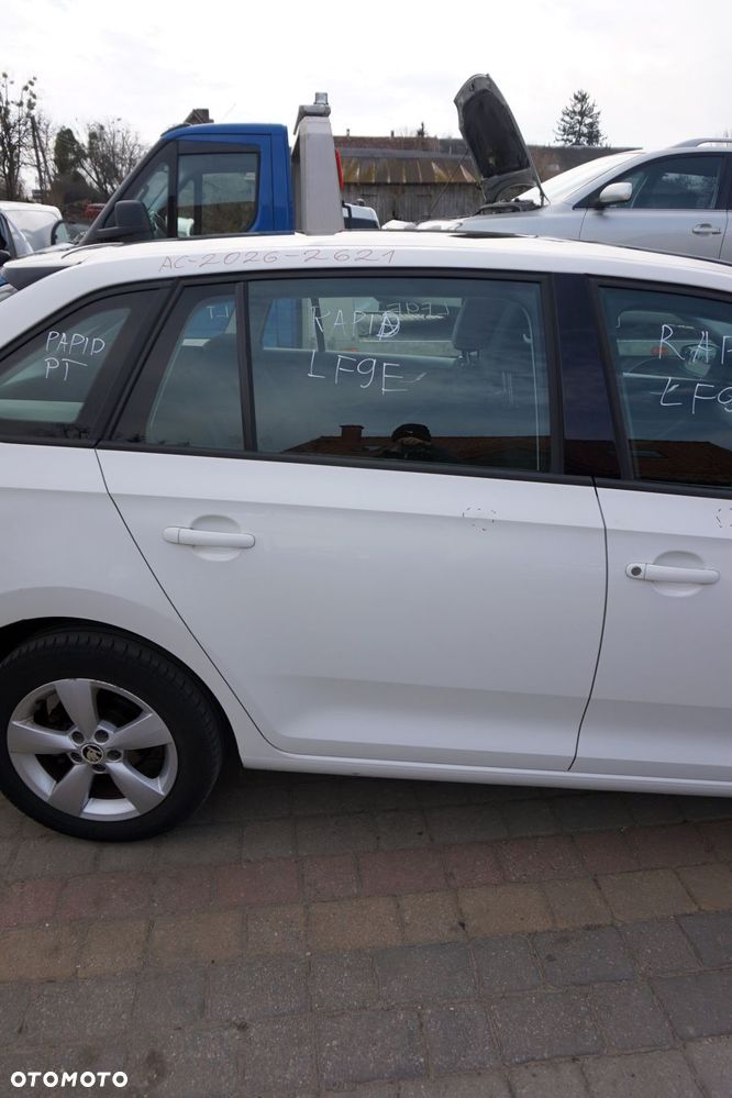 DRZWI TYLNE PRAWE RAPID NH3 HB LF9E  BIAŁY SKODA 2012-2019 - 1