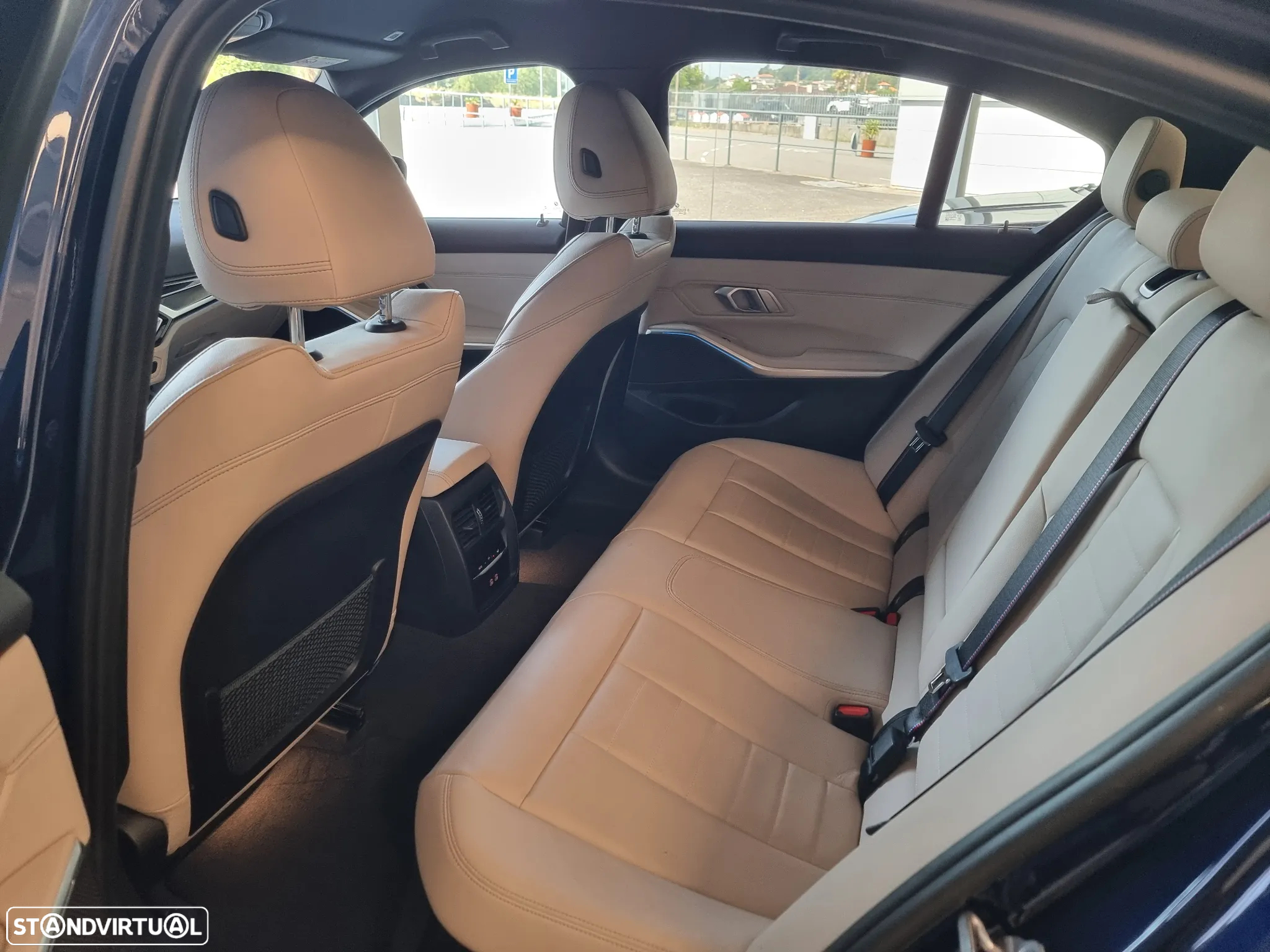 BMW 330 e Pack Desportivo M Auto - 24