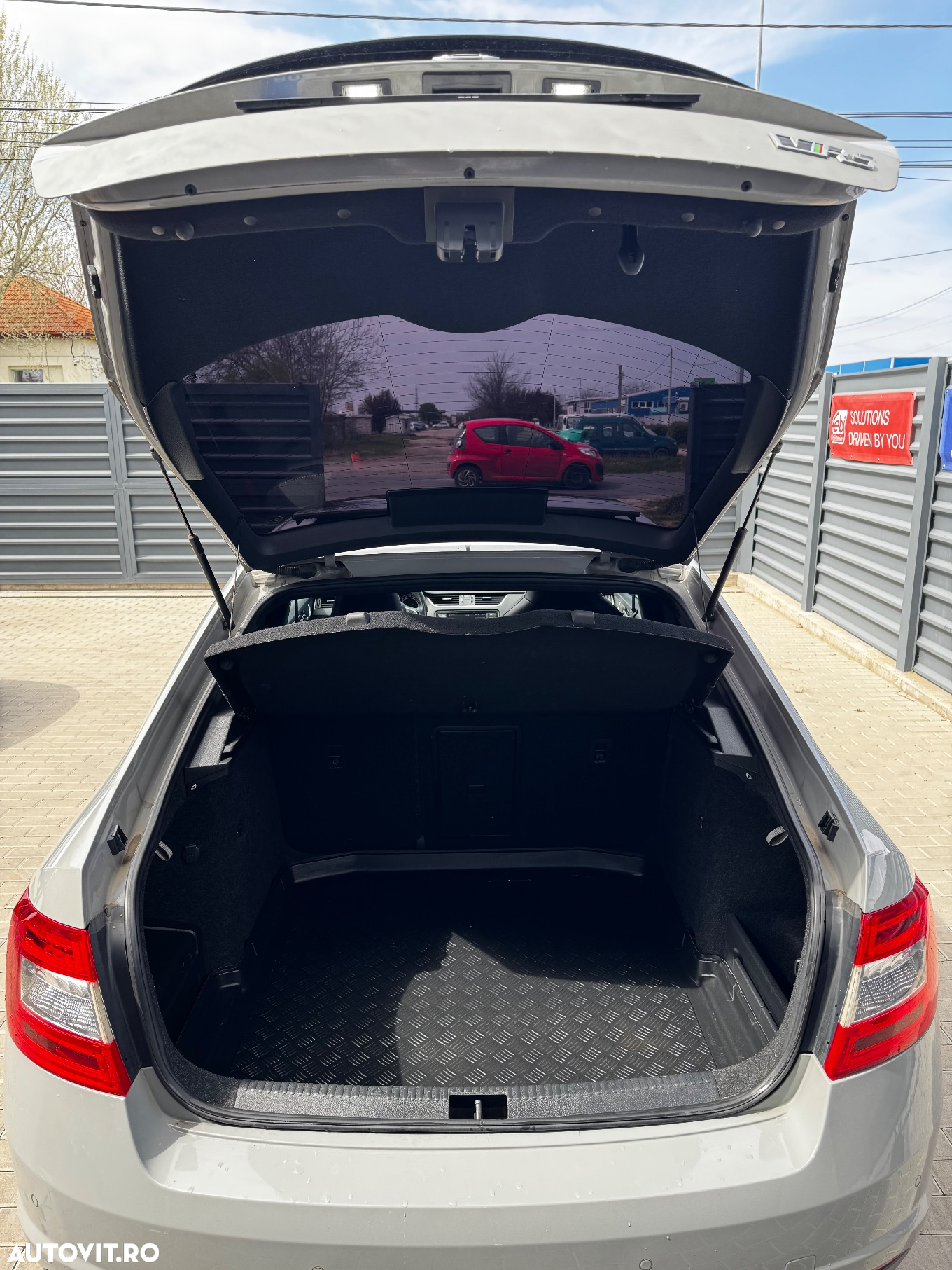Skoda Octavia 2.0 230 TSI DSG RS - 10