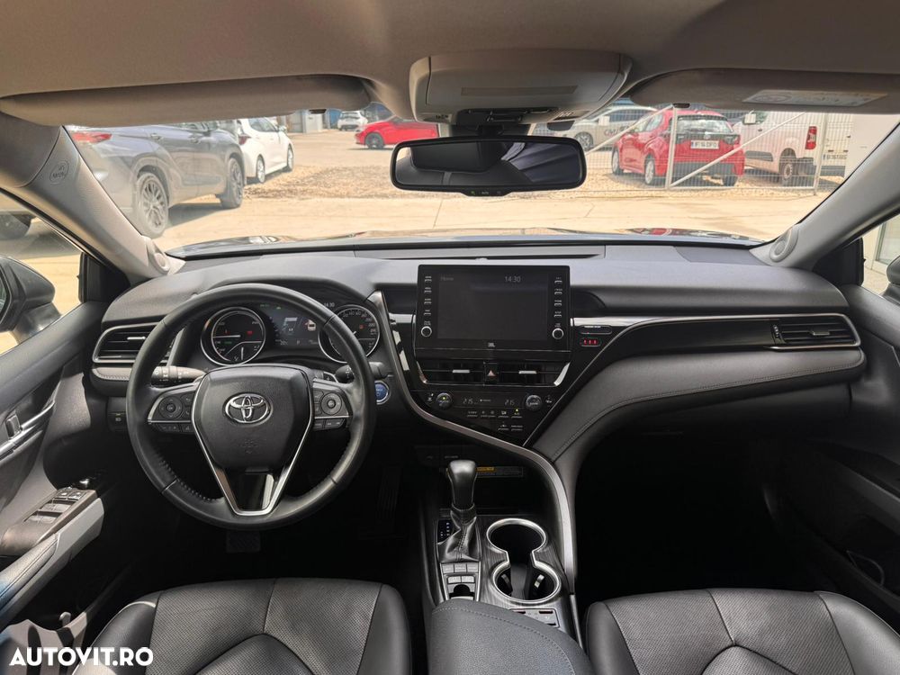 Toyota Camry 2.5 Exclusive - 12