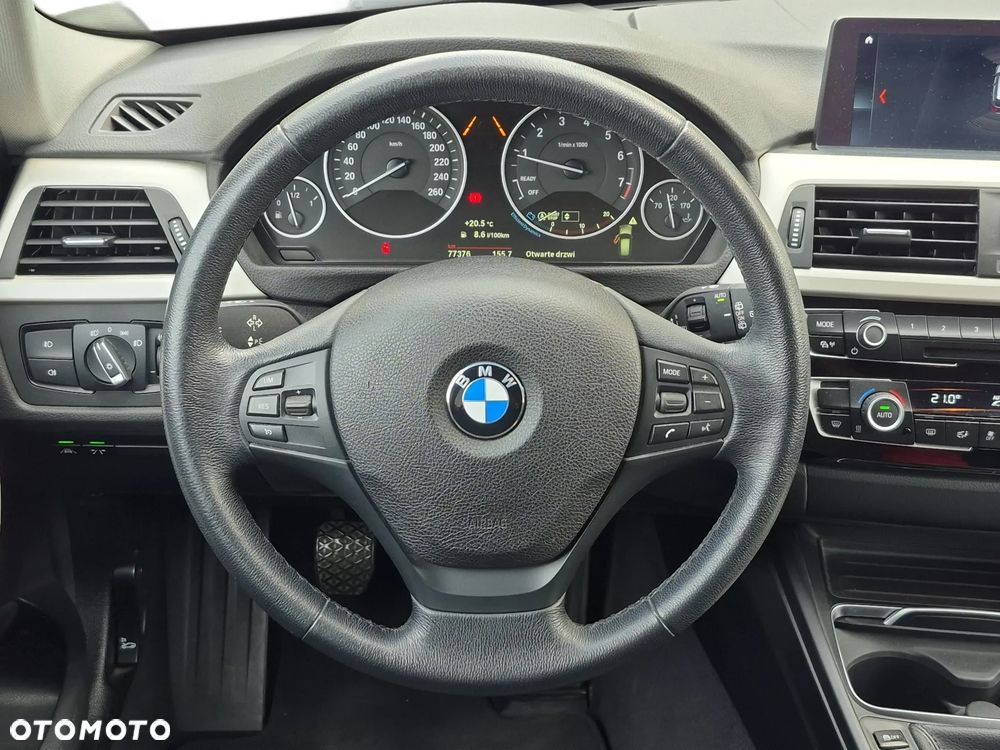 BMW Seria 3 318i Luxury Line - 23