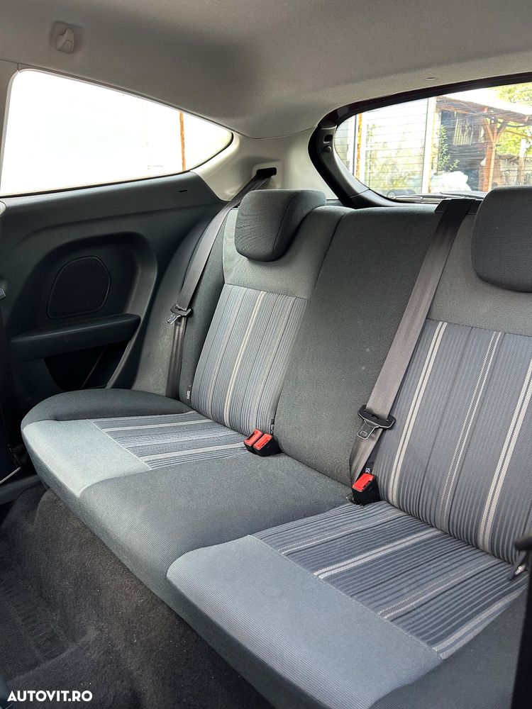 Ford Fiesta 1.25i Ambiente - 16