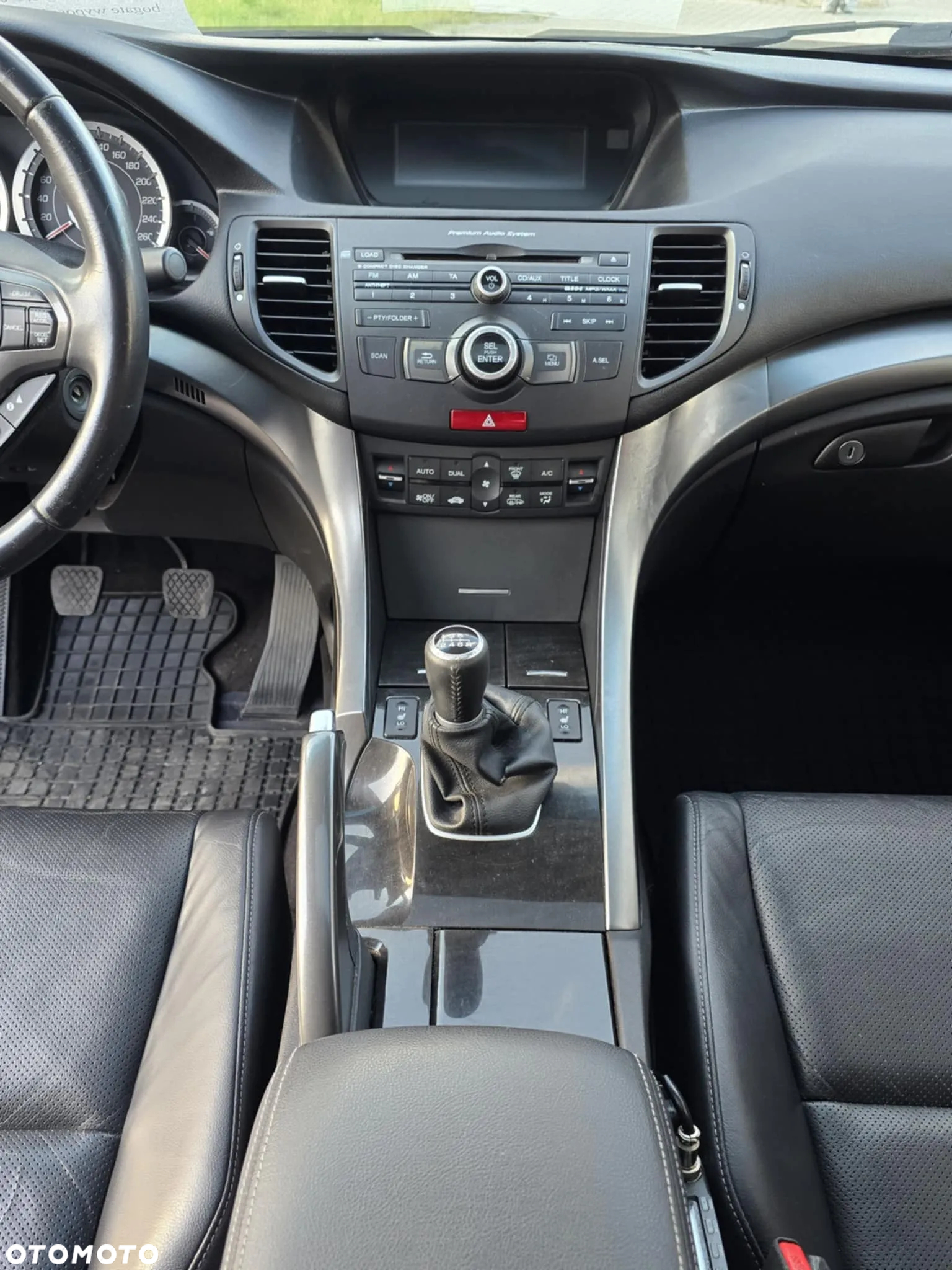 Honda Accord 2.0 Executive - 12