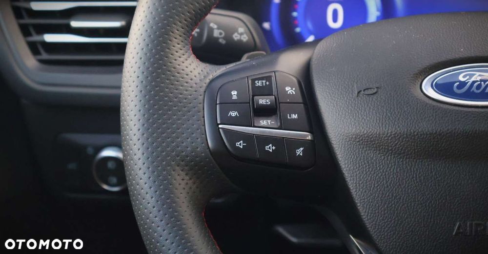 Ford Kuga - 28
