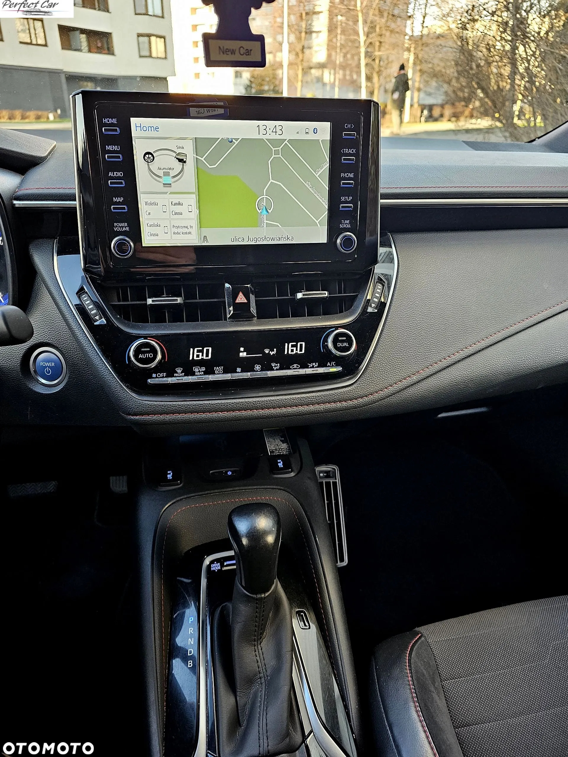 Toyota Corolla 1.8 Hybrid Executive - 16