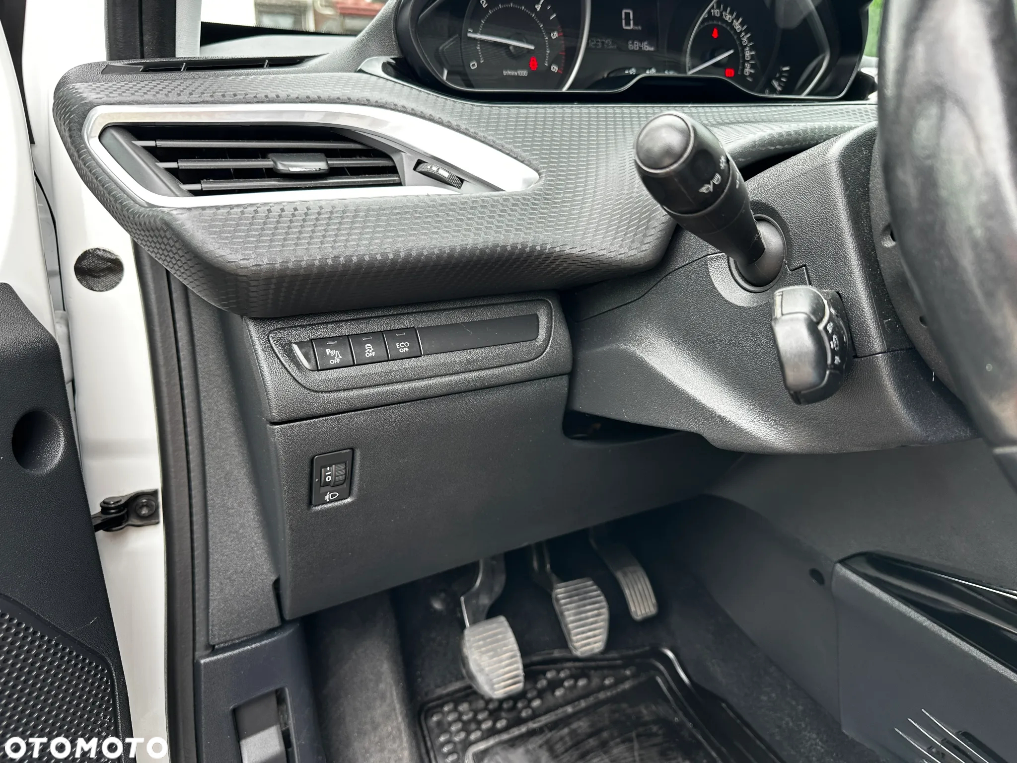 Peugeot 2008 - 18