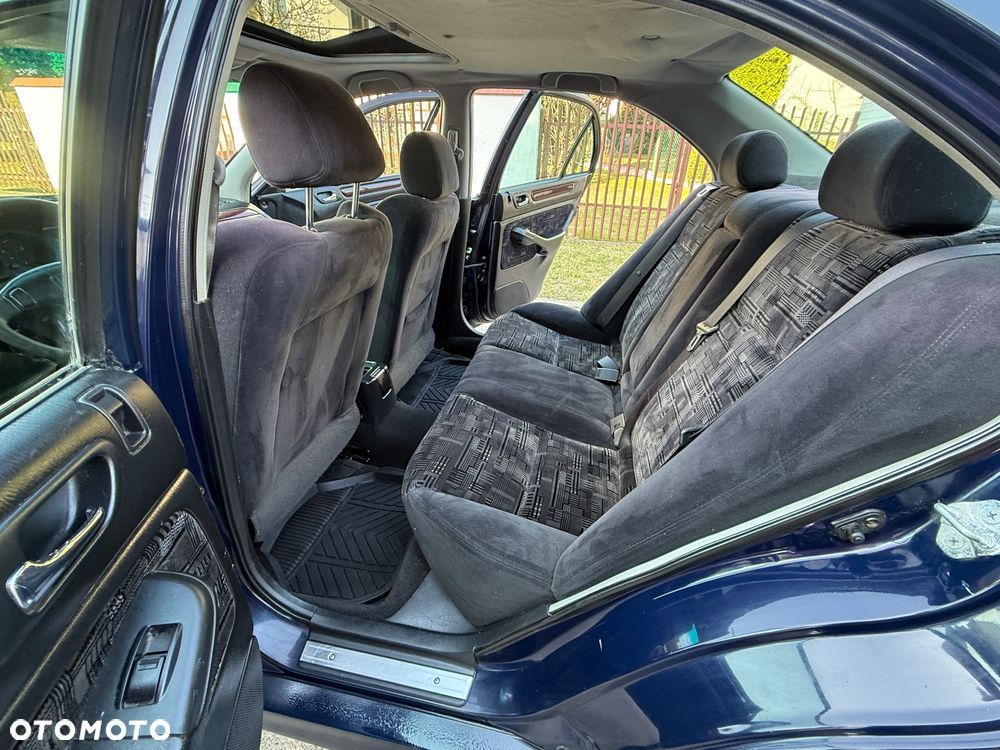 Honda Accord 1.8i LS - 15