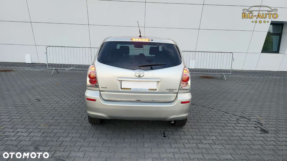 Toyota Corolla Verso - 5