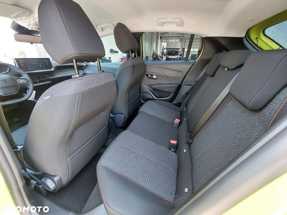 Peugeot 208 1.2 mHEV Edition e-DCS6 - 8