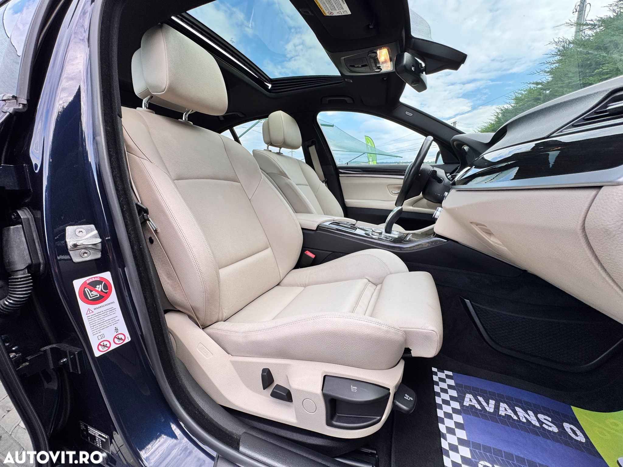 BMW Seria 5 525d xDrive Sport-Aut. - 28