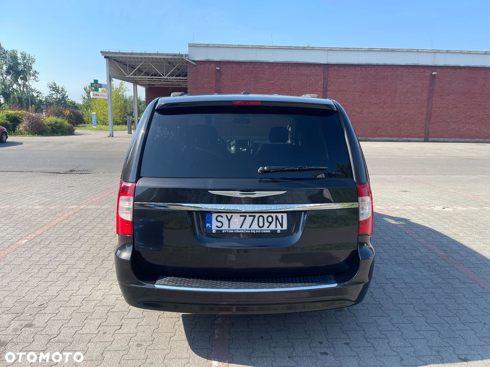 Chrysler Town & Country 3.6 Limited - 6