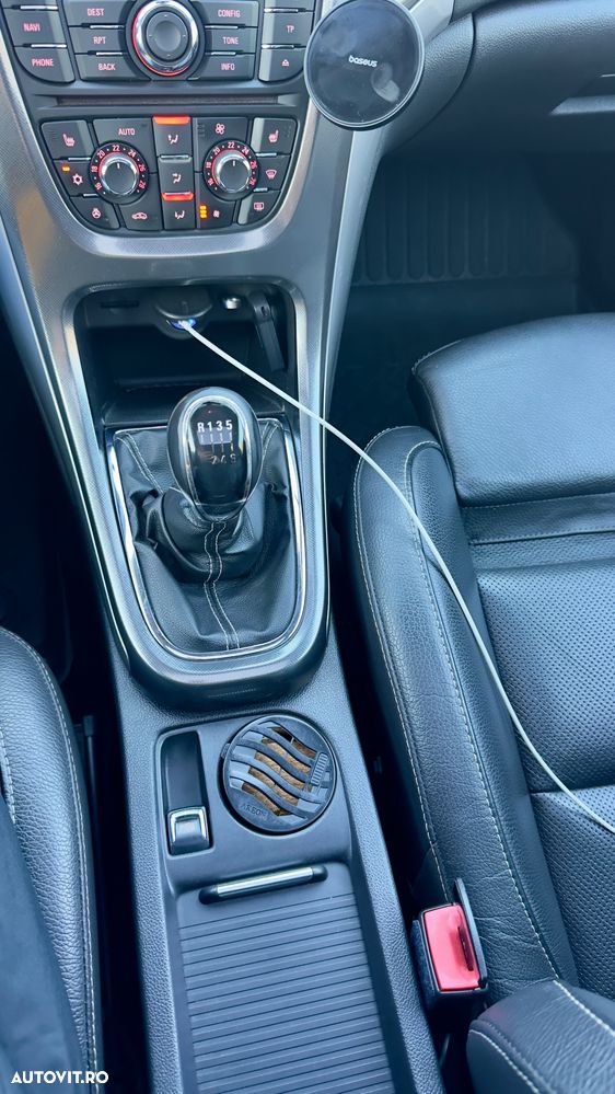 Opel Astra 2.0 CDTI Exklusiv - 10