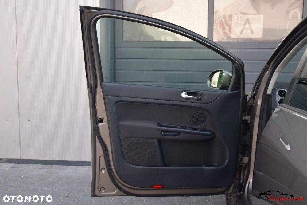 Volkswagen Golf Plus - 14
