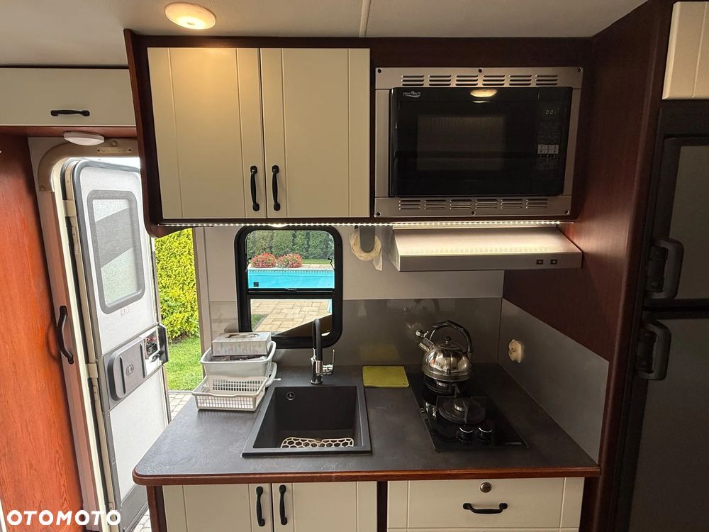 Mercedes-Benz Sprinter - 22