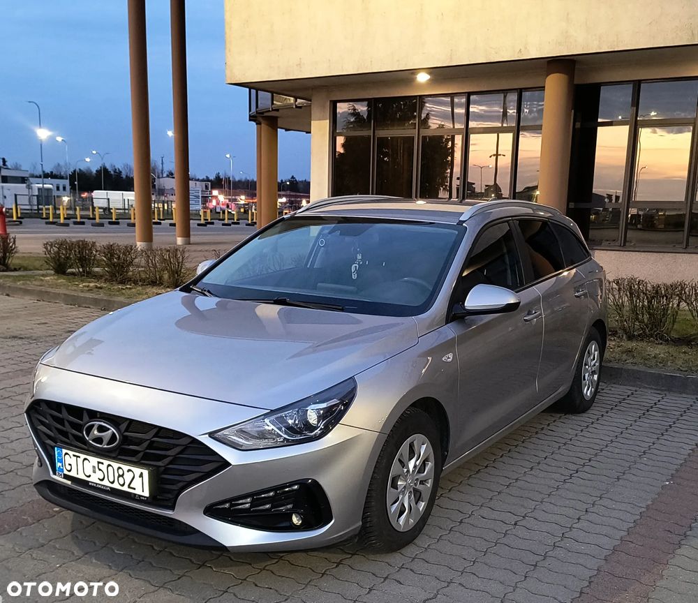 Hyundai i30 1.6 D Classic + - 9