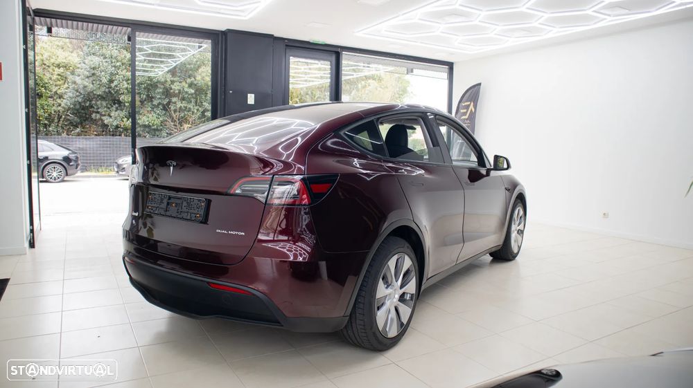 Tesla Model Y Long Range Dual Motor AWD - 3