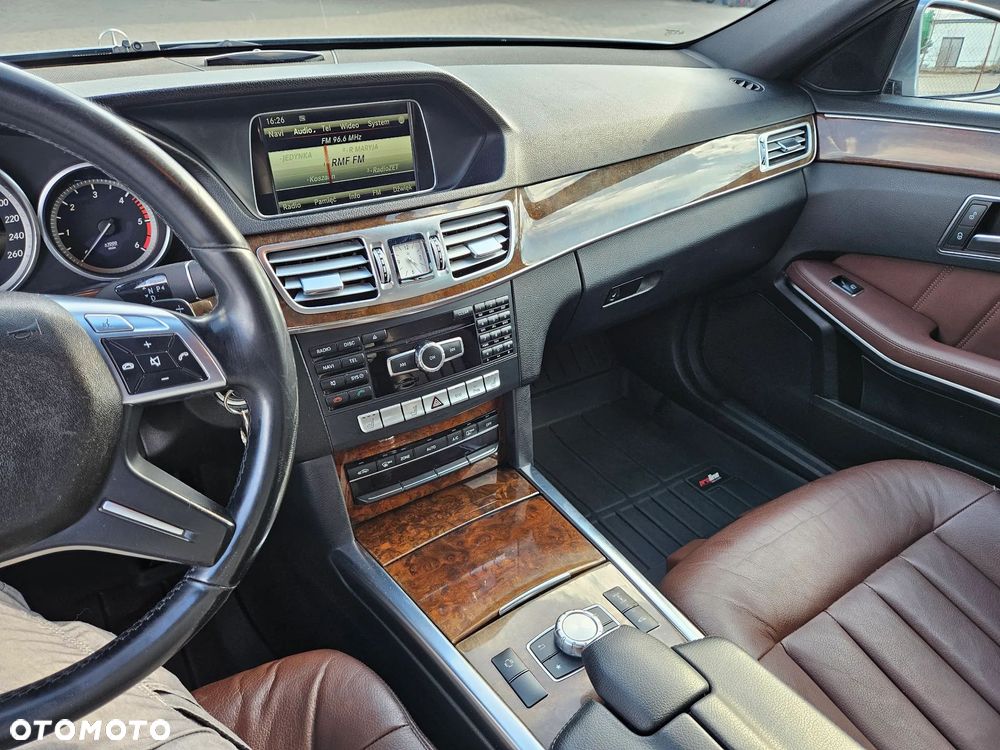 Mercedes-Benz Klasa E 300 BlueTEC 7G-TRONIC Elegance - 14