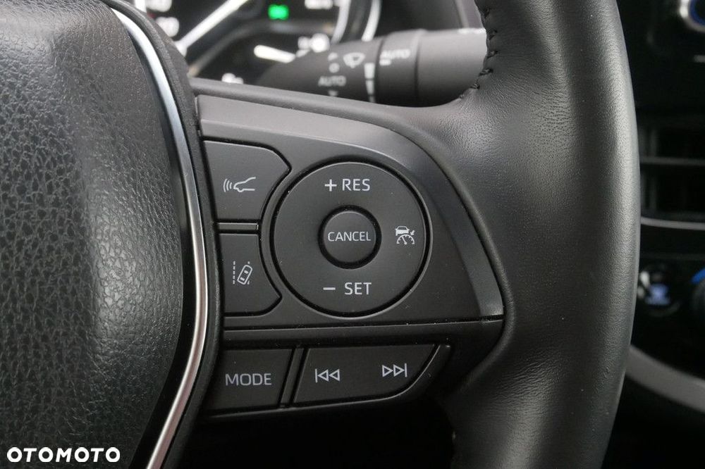 Toyota Camry 2.5 Hybrid Comfort CVT - 24