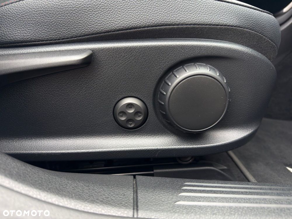 Mercedes-Benz Klasa A 200 AMG Line 7G-DCT - 27