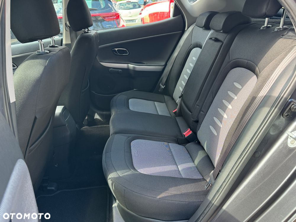 Kia Ceed 1.6 GDI Dream Team Edition - 12