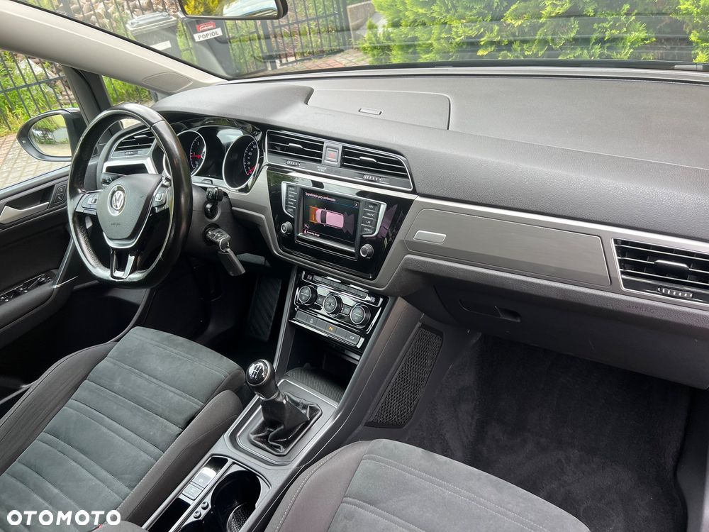 Volkswagen Touran - 13