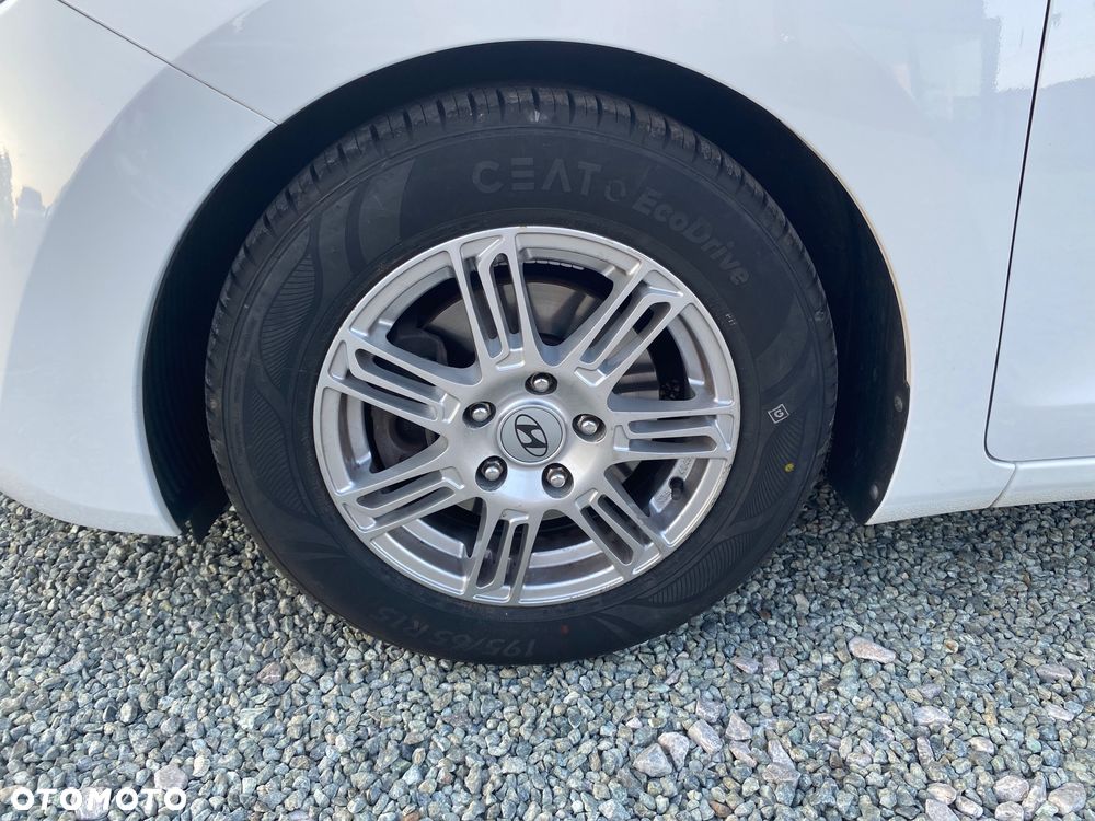 Hyundai i30 blue 1.4 Style - 17