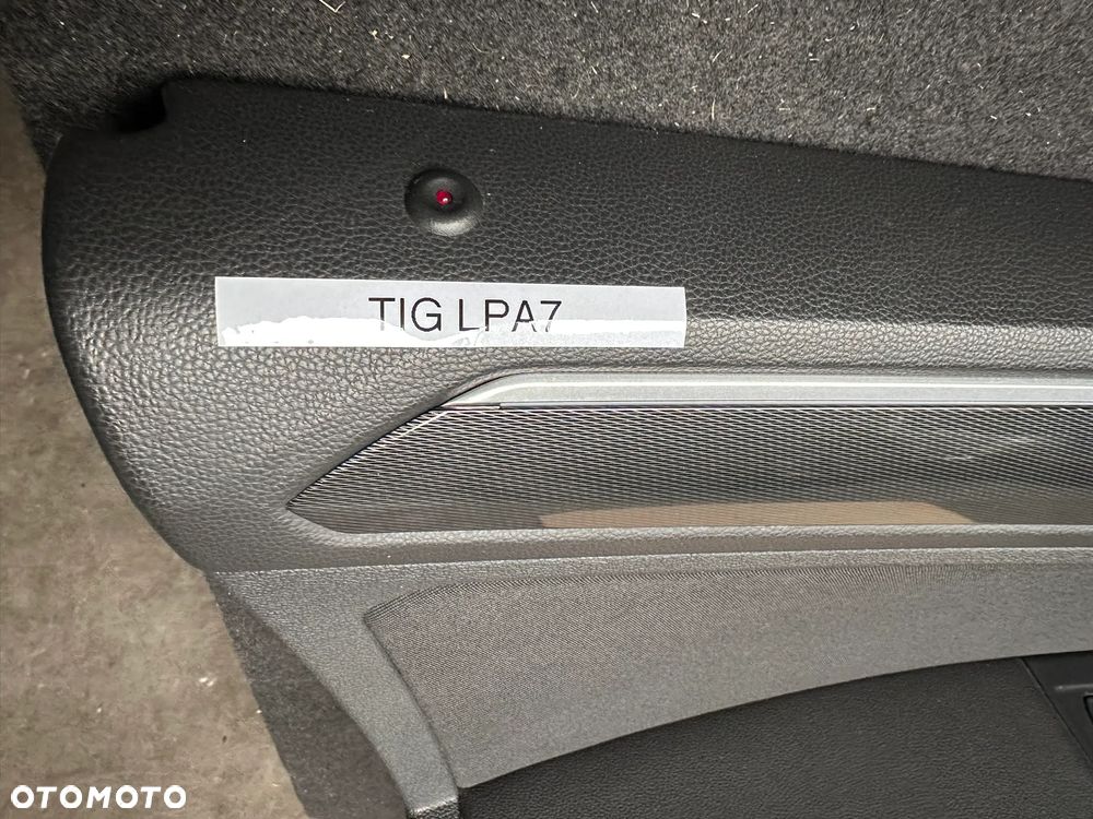 Tapicerka boczek drzwi lewy przód Vw Tiguan 5NA - 8