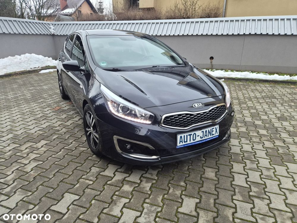Kia Ceed 1.6 GDI ISG Platinum Edition - 3