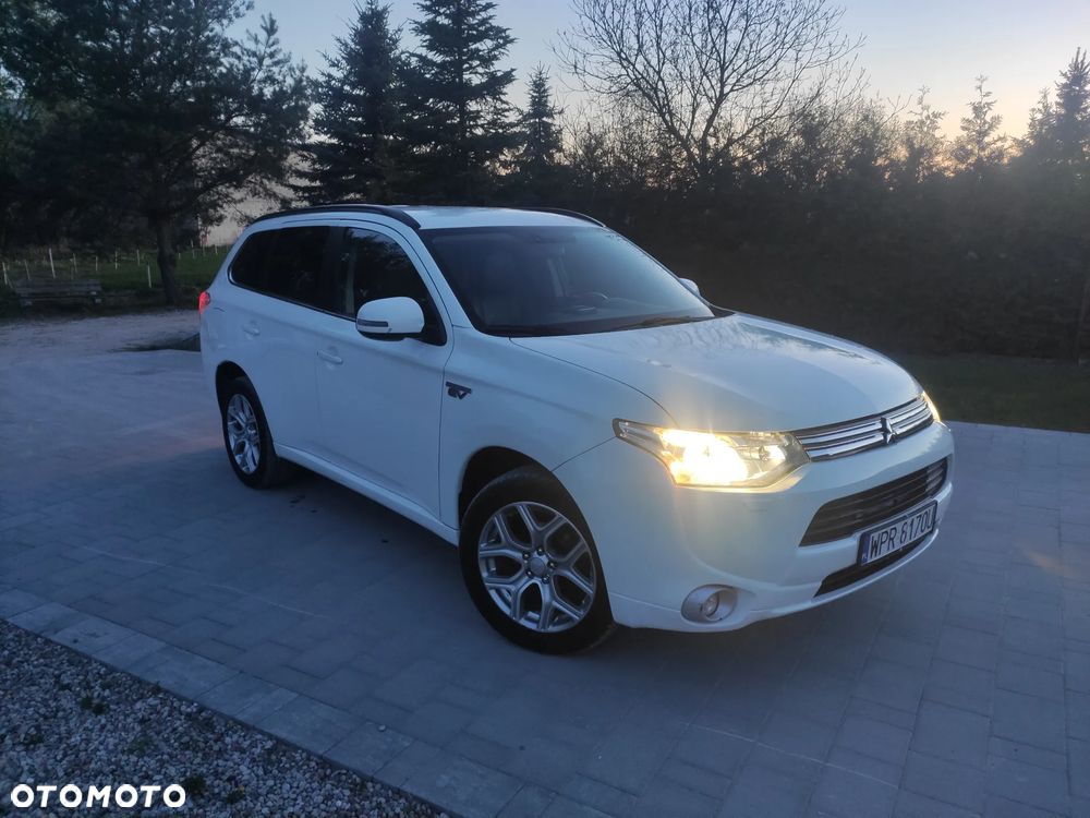 Mitsubishi Outlander Instyle NAVI + - 1