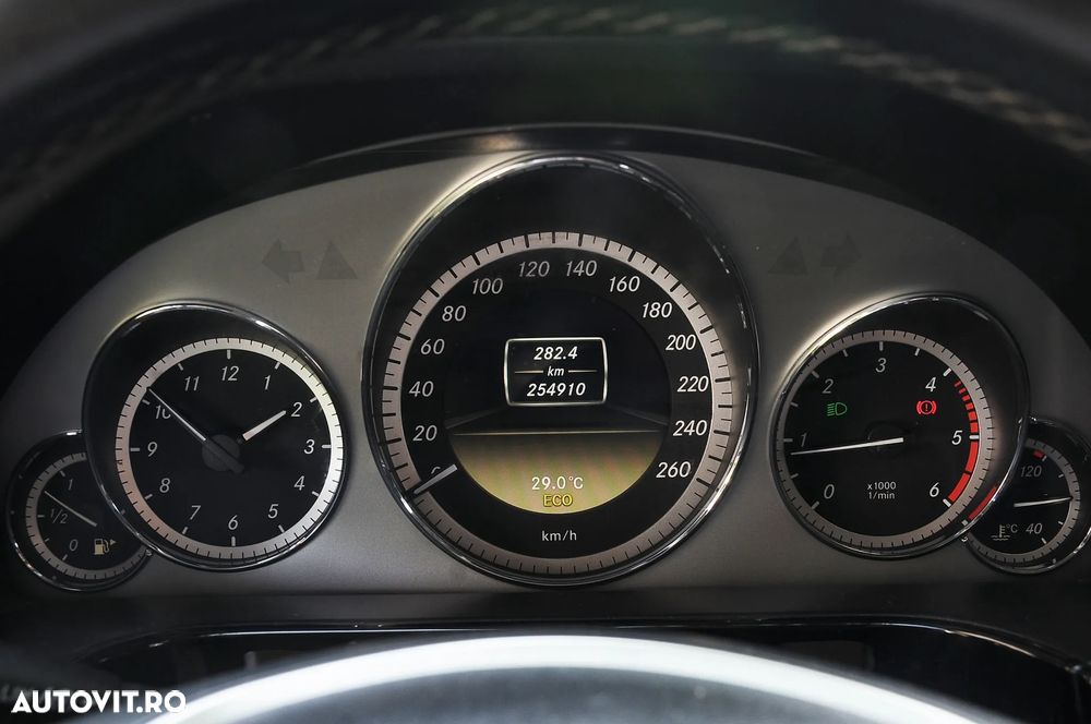 Mercedes-Benz E - 11